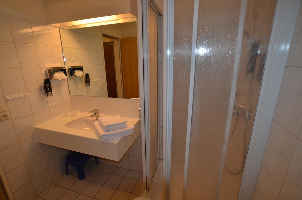 Ferienwohnung 2 Im Haus Huehnergott Sellin Bilik gambar