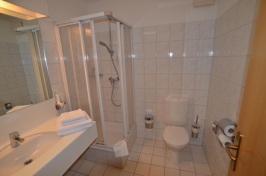Ferienwohnung 2 Im Haus Huehnergott Sellin Bilik gambar